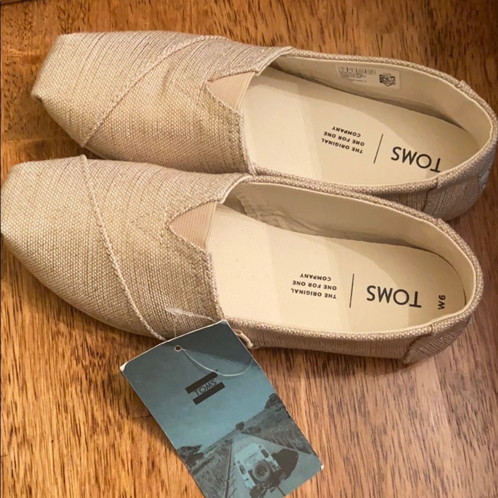 Toms W6 natural metallic woven NWT